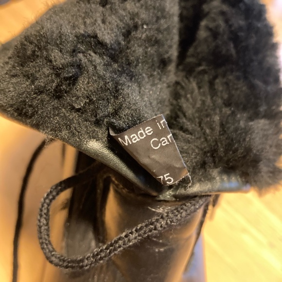 Fait au Canada Black Leather Fur Lining Lace Up Boots size 9 - Picture 16 of 16